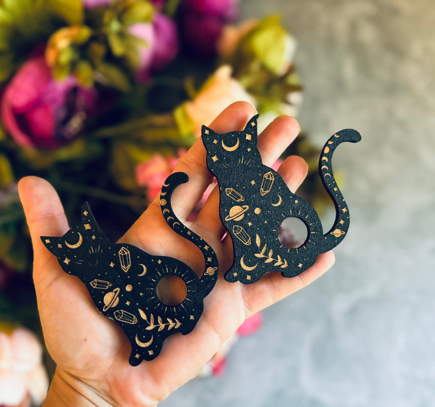 Black Cat Mini Crystal Sphere Stand, Witchy Crystal Holder, Mystical Cat Decor, Crystal Display Stand